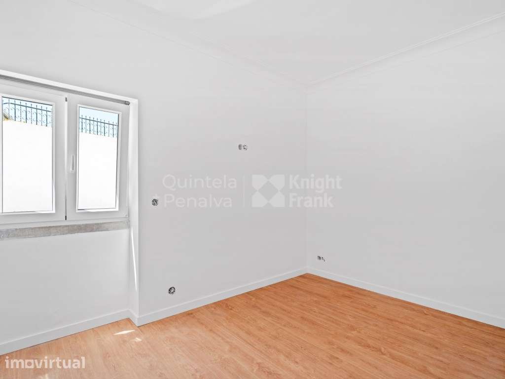 Moradia unifamiliar T4 com logradouro na Parede - Grande imagem: 5/26