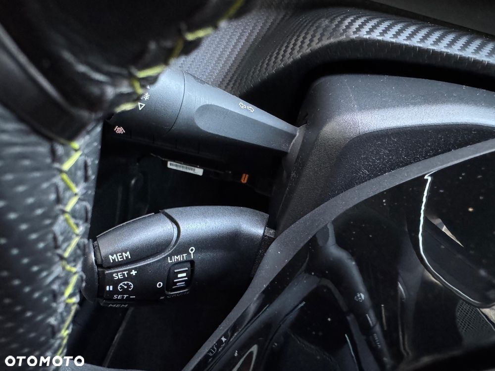 Peugeot 208 GT Line - 17