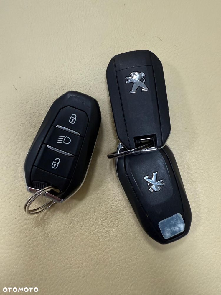 Peugeot 5008 PureTech 130 EAT8 Stop & Start Crossway - 16