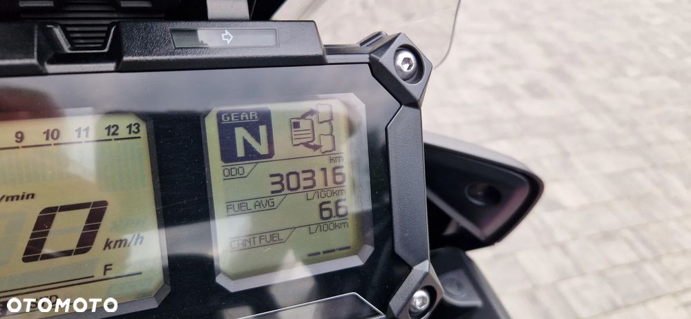 Yamaha MT - 16