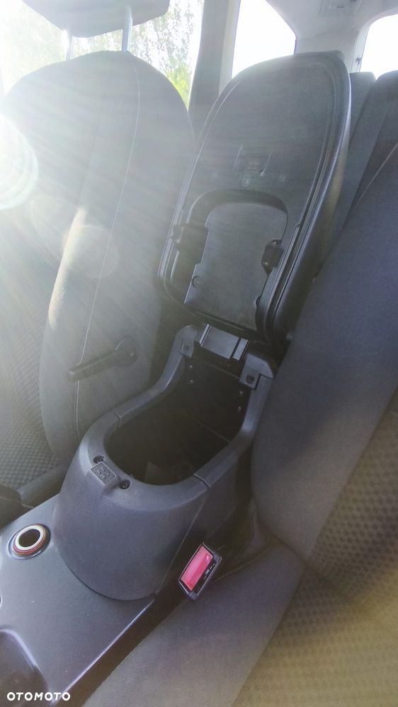 Ford C-MAX 2.0 TDCi DPF Titanium - 23