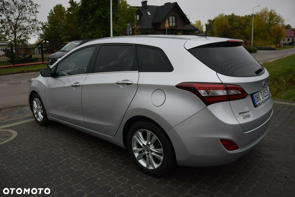 Hyundai i30 1.6 CRDi Fifa World Cup Edition - 15