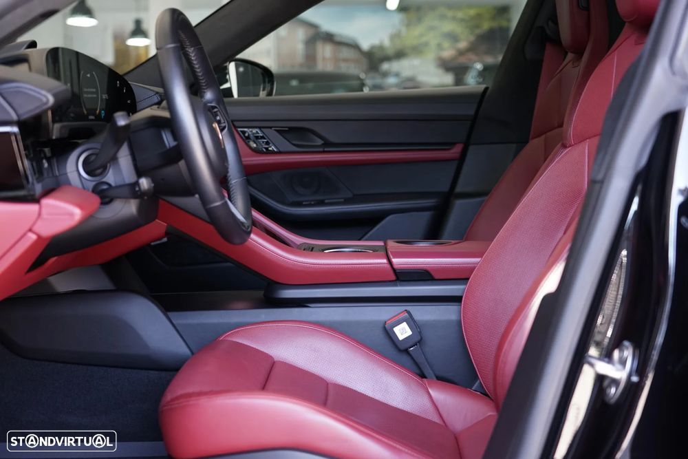 Porsche Taycan Turbo - 15