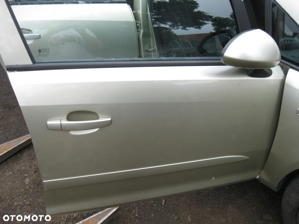 corsa d drzwi 5 d kolor z40m - 2