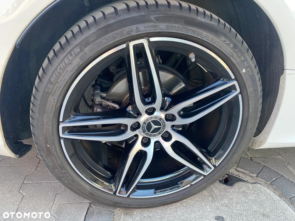 Mercedes-Benz Klasa E 220 d 4Matic 9G-TRONIC AMG Line - 17