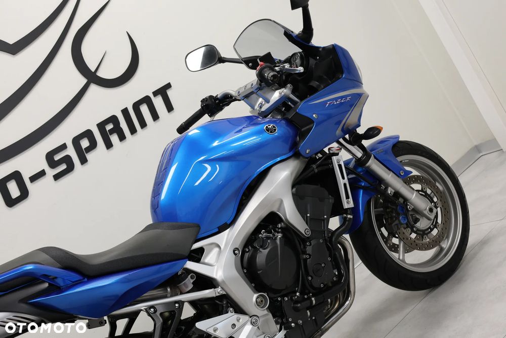 Yamaha FZ - 16