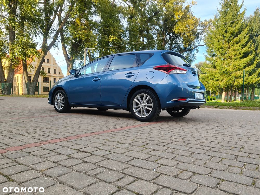 Toyota Auris 2016 photo 3