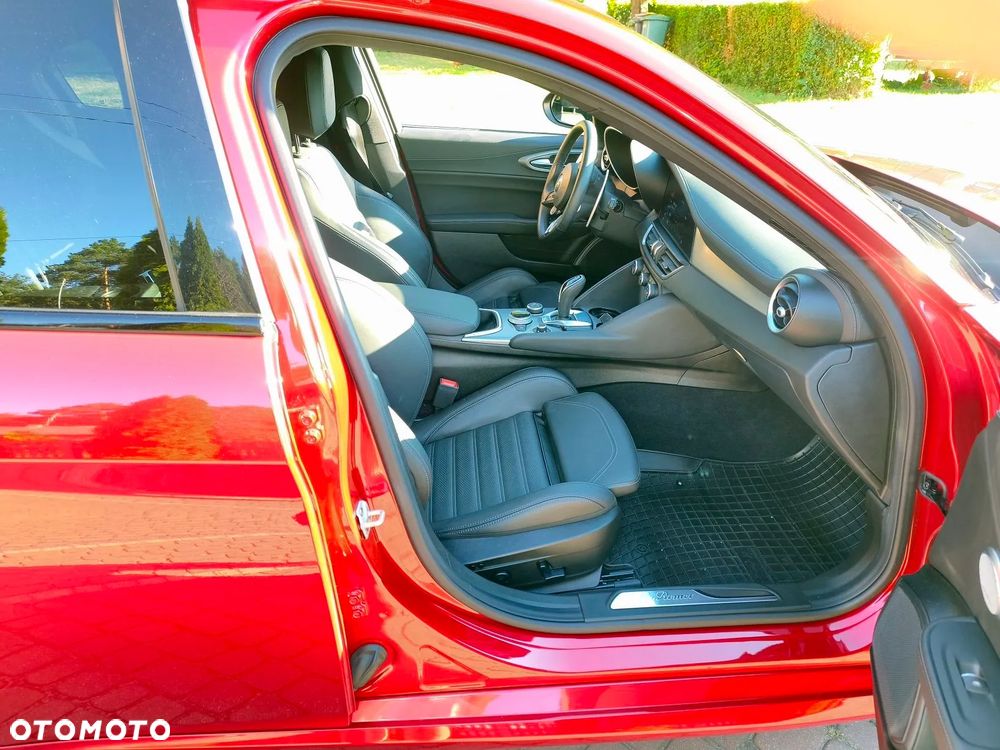 Alfa Romeo Giulia 2.0 Turbo Veloce Q4 - 23