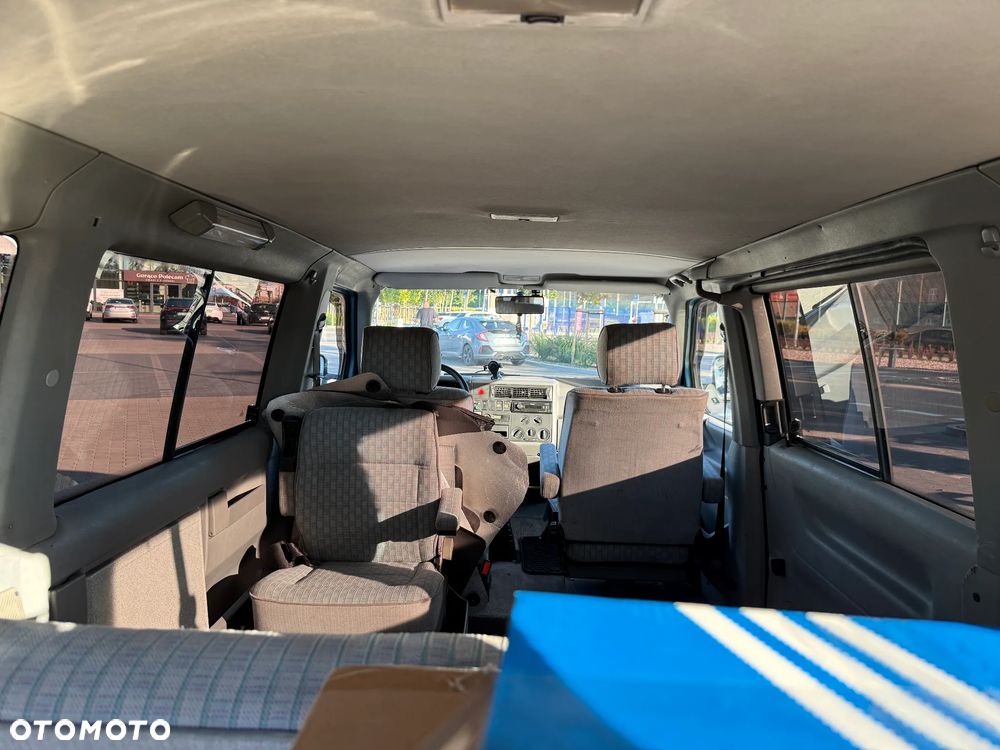 Volkswagen Multivan - 37