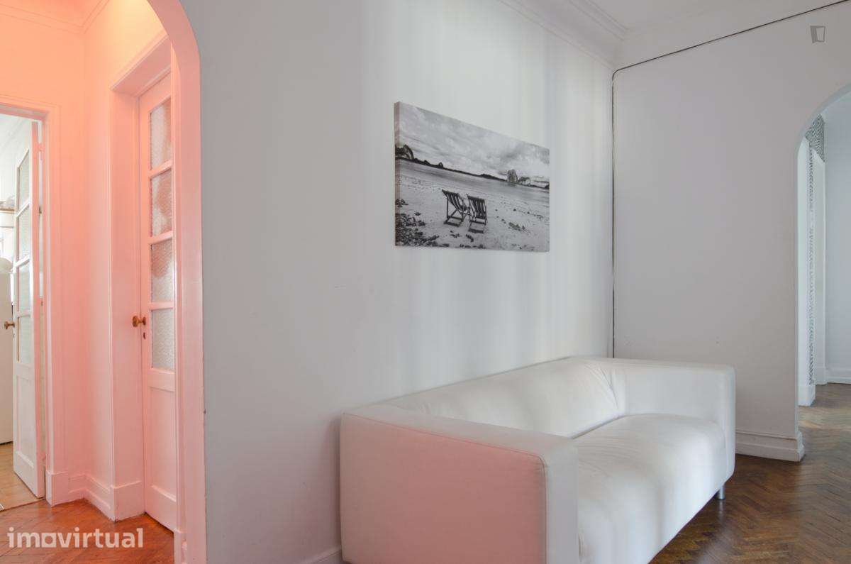 Quarto - localizado em Roma-Areeiro Lisbon - Grande imagem: 2/21
