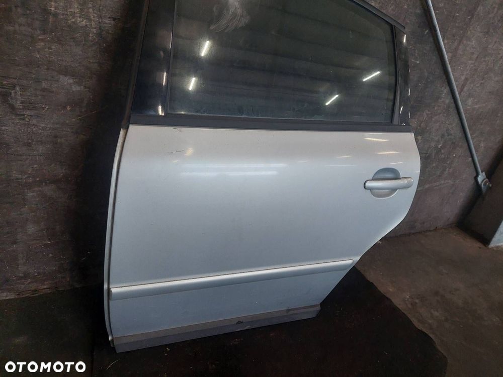 DRZWI KOMPLETNE LEWY TYŁ VOLKSWAGEN PASSAT B5 SEDAN LB7Z - 2