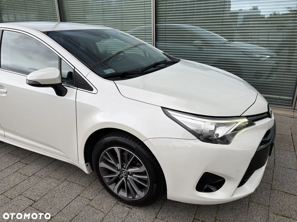 Toyota Avensis 1.8 Prestige MS - 9