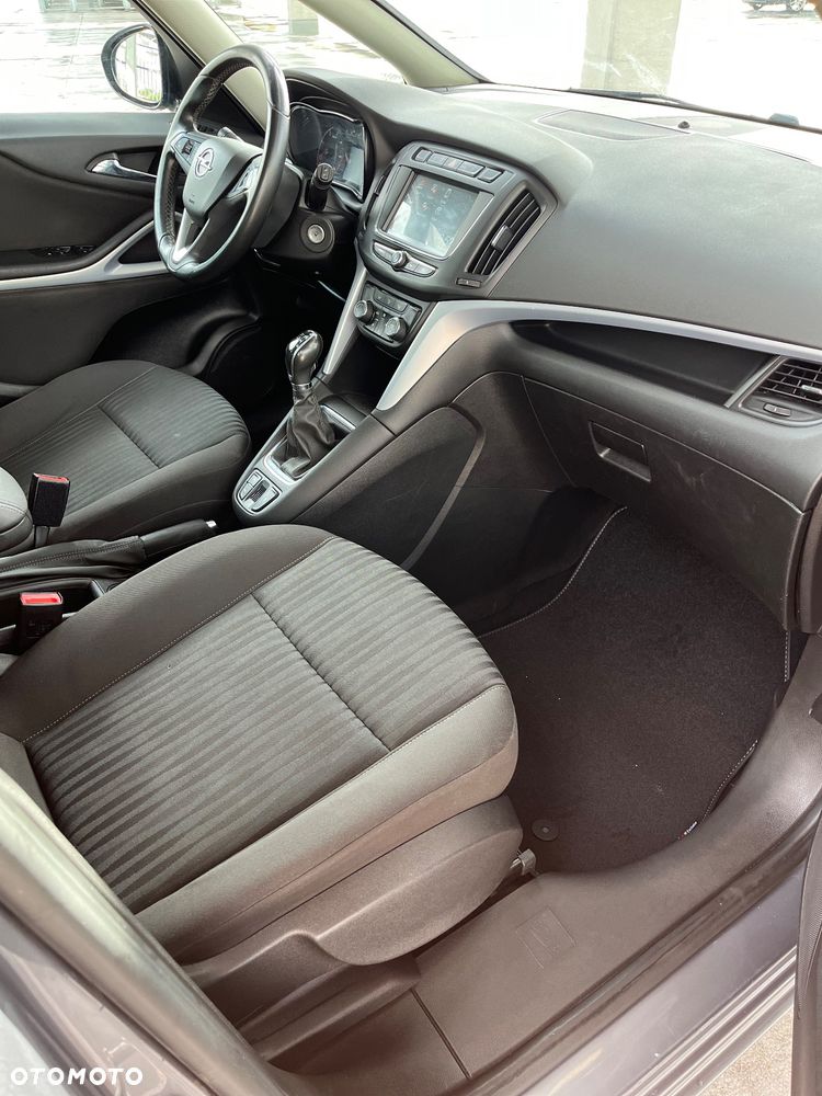 Opel Zafira - 24