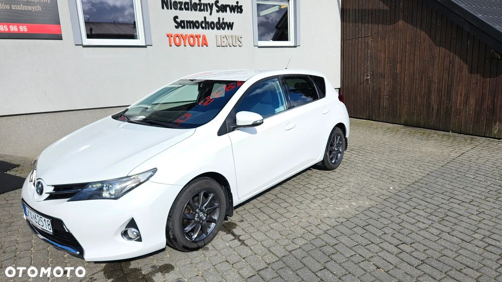 Toyota Auris 1.6 Premium - 1