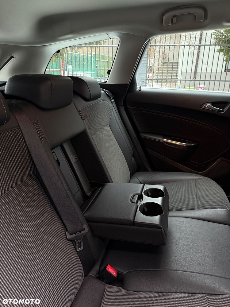 Opel Astra 1.4 T Cosmo - 16