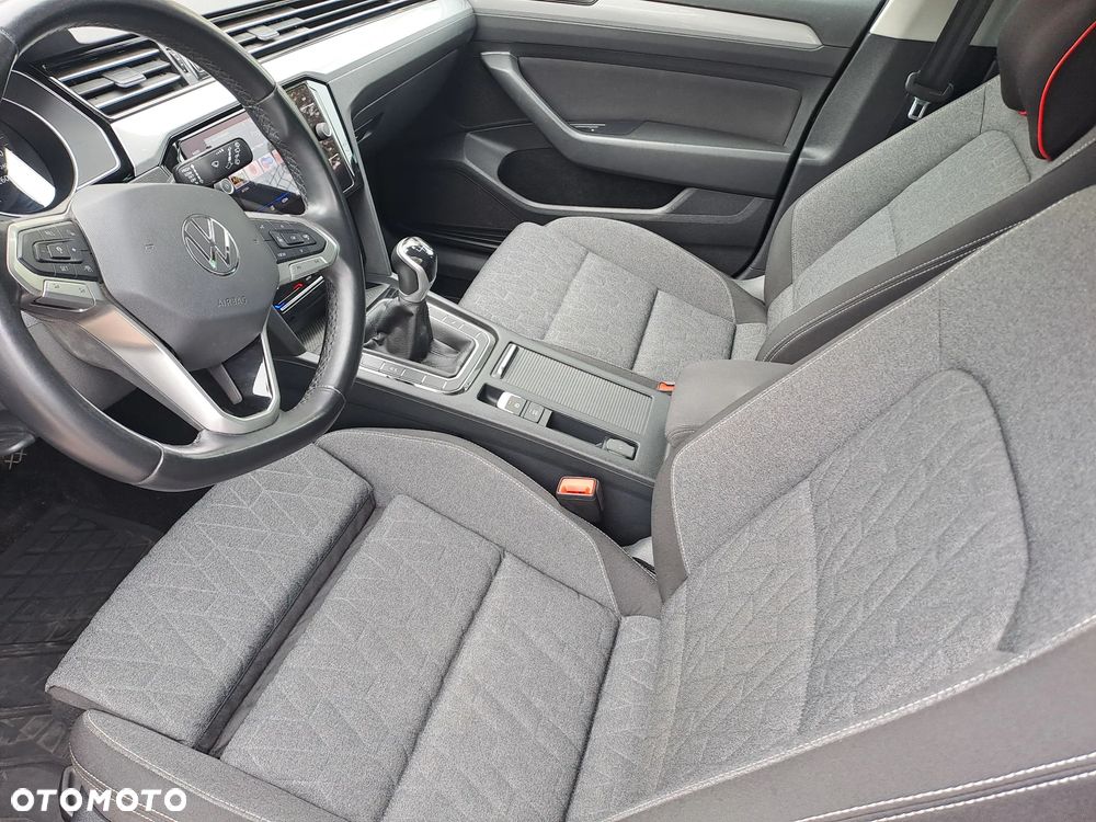 Volkswagen Passat 1.5 TSI EVO Business - 6