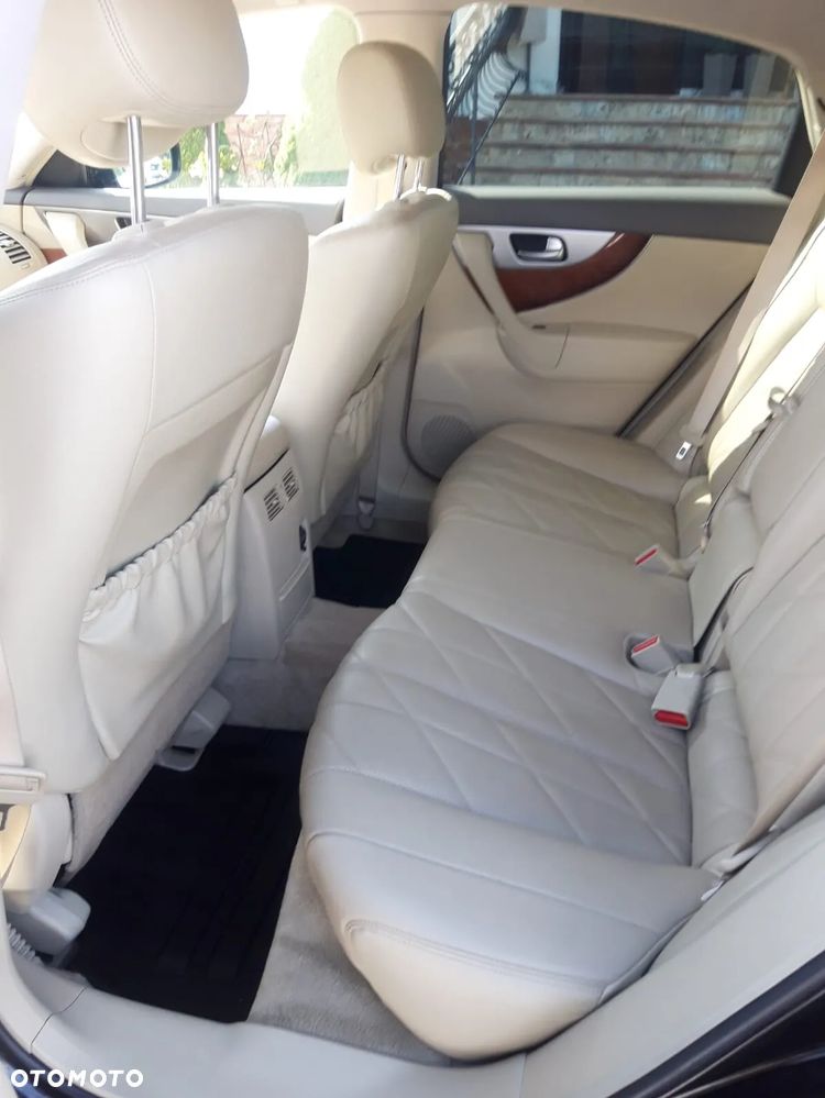 Infiniti QX70 3.0d S - 12