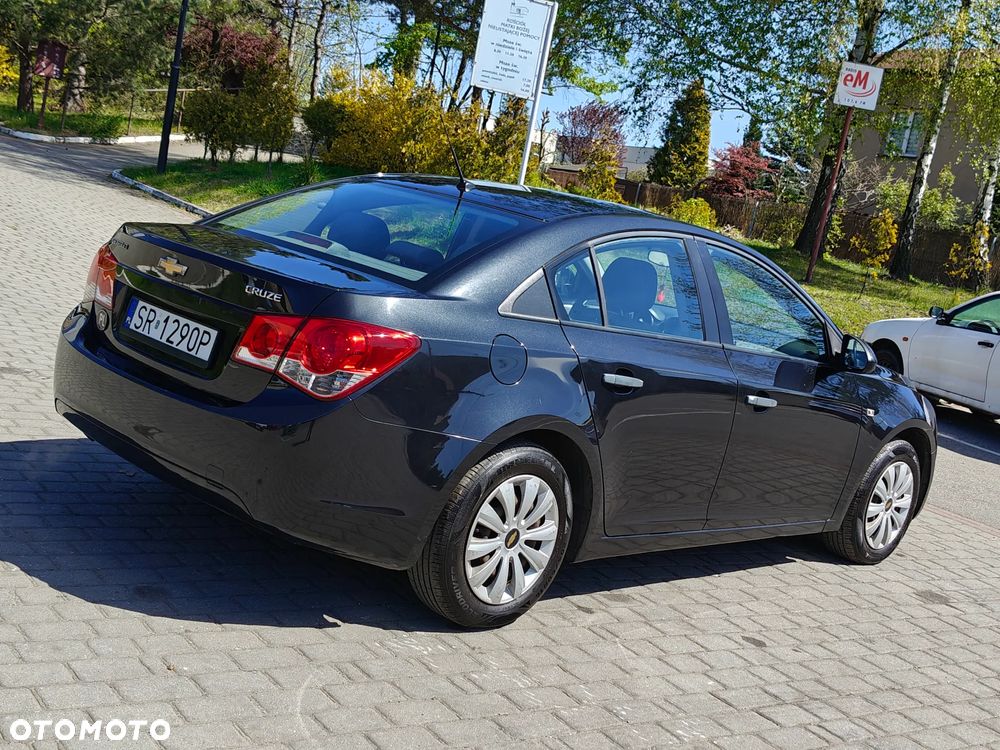 Chevrolet Cruze 1.6 LS - 12