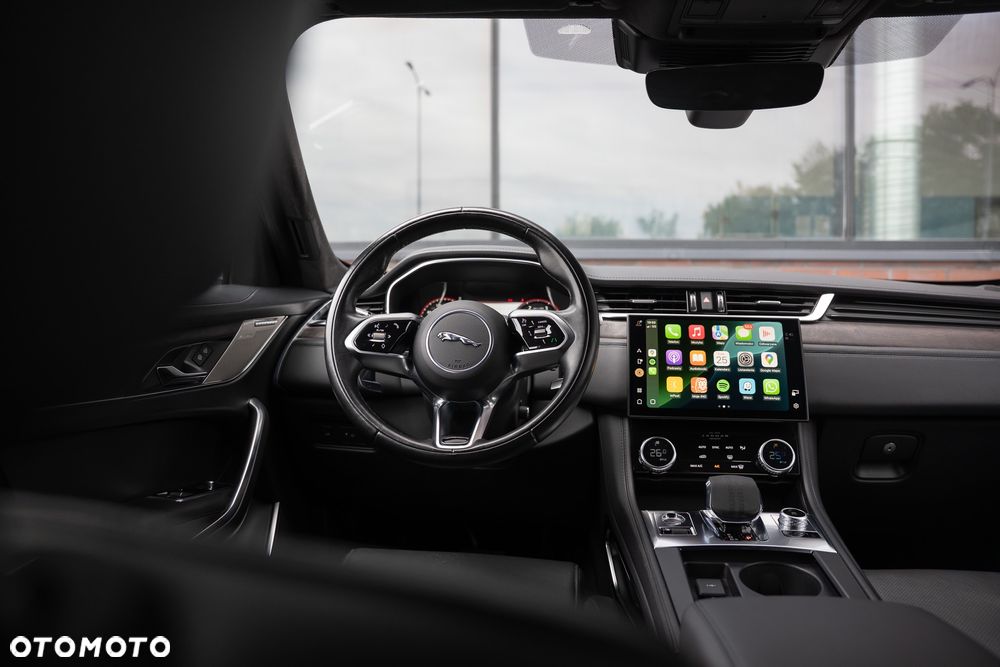 Jaguar F-Pace D200 AWD R-Dynamic HSE - 28