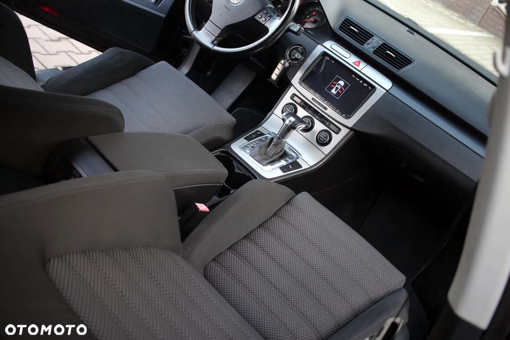 Volkswagen Passat Variant 2.0 TDI 4Motion DPF DSG Highline - 21