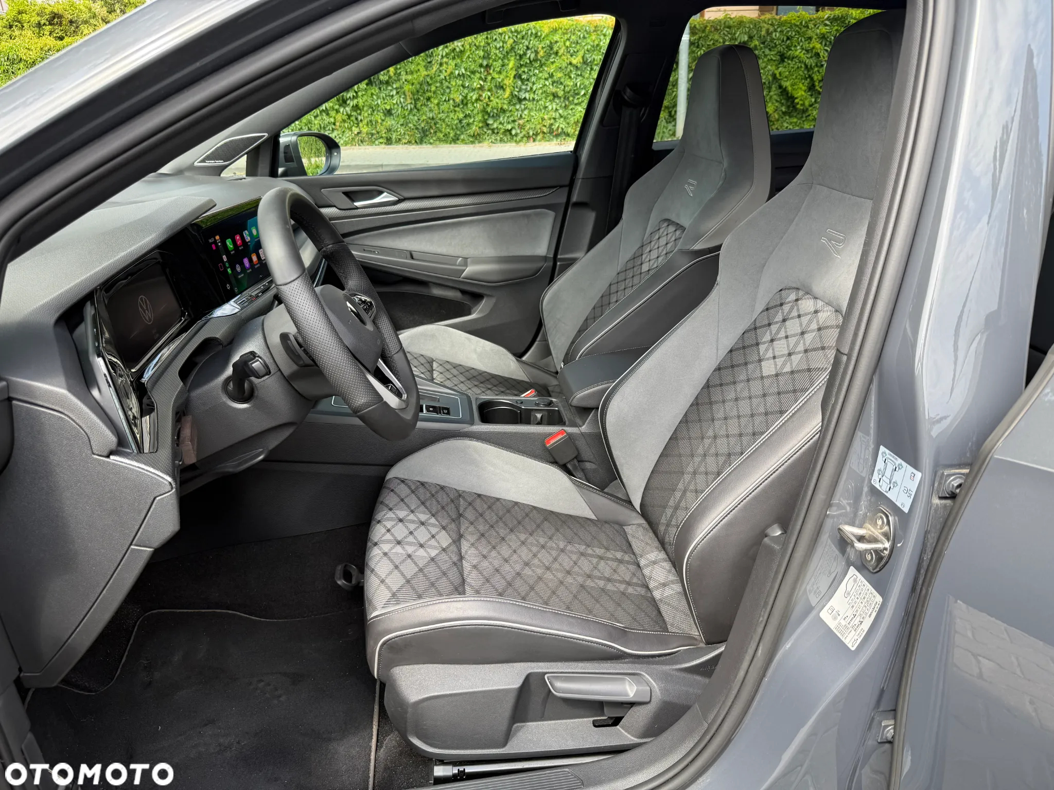 Volkswagen Golf VIII 2.0 TDI R-Line DSG - 19