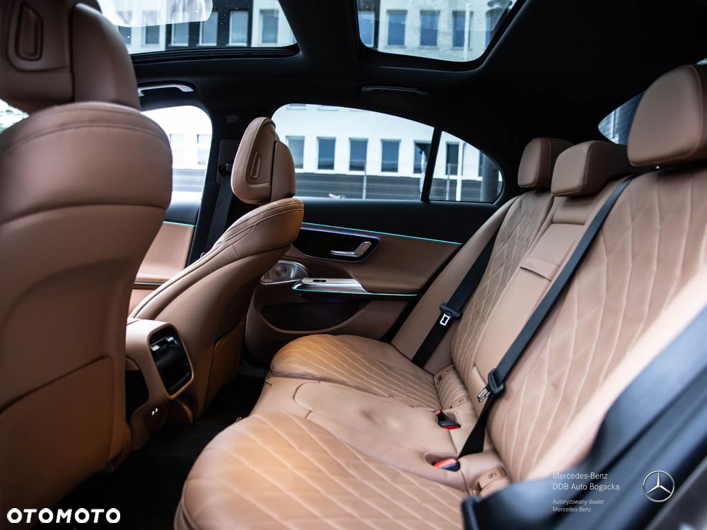 Mercedes-Benz Klasa E 200 mHEV 4-Matic AMG 9G-Tronic - 10