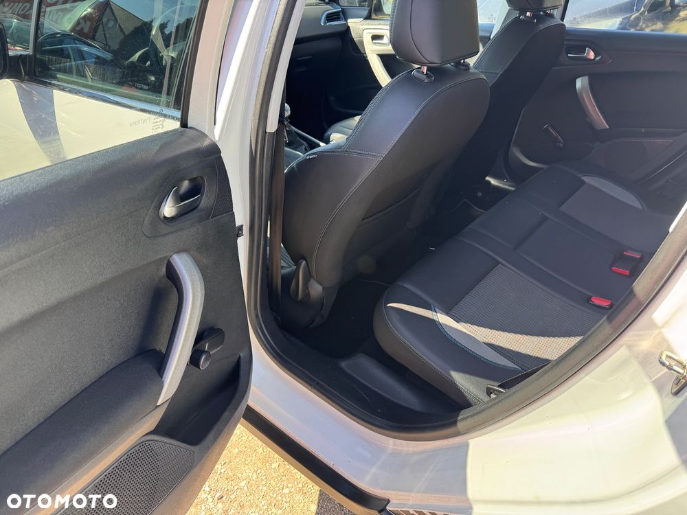 Peugeot 2008 1.2 Pure Tech Allure S&S - 8