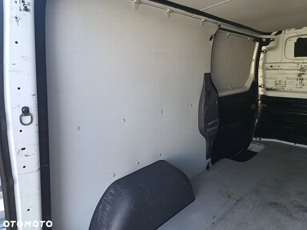 Renault Trafic L2H1 2.0 diesel 145kM 2019rok WEBASTO, CZUJNIKI PARKOWANIA, HAK, NIEWIELKI PRZEBIEG stan BDB, BEZWPADKOWY! - 25