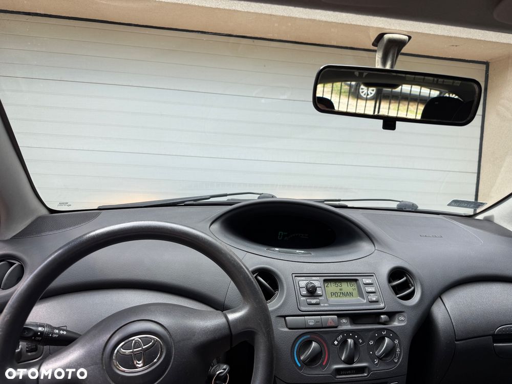 Toyota Yaris - 12
