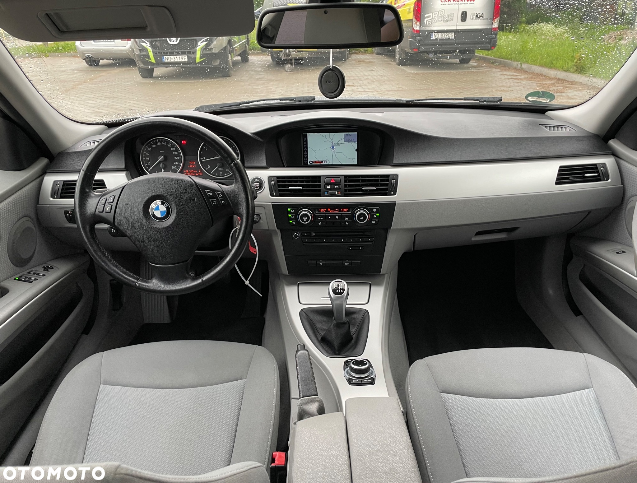 BMW Seria 3 318i Touring Edition Exclusive - 14