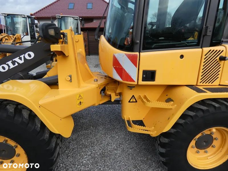 Volvo L30G Z Niemiec / 5.774mtg / kilka sztuk / - 18