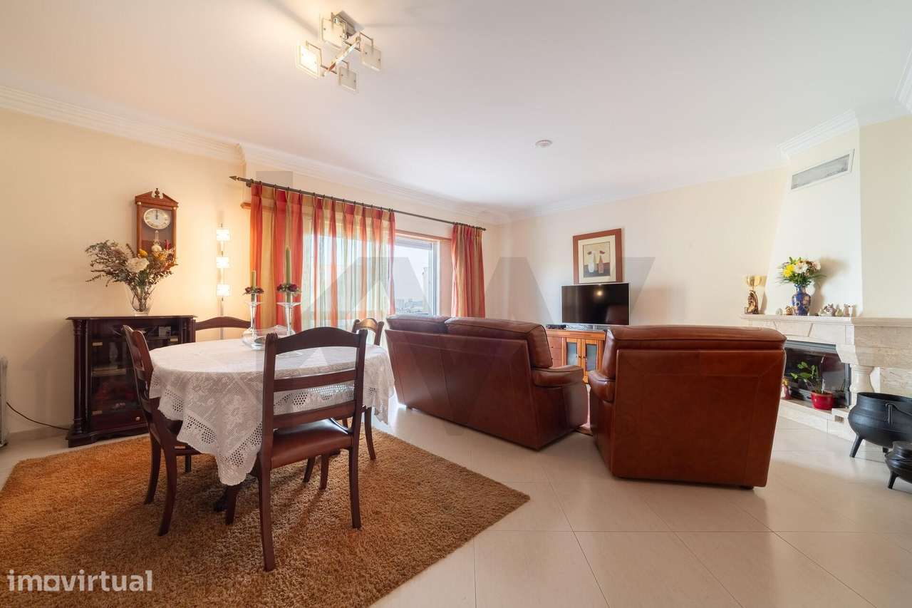 Apartamento T3 na Falagueira | 123 m2 | 2 WC |  Metro |  Estacionam - Grande imagem: 4/25