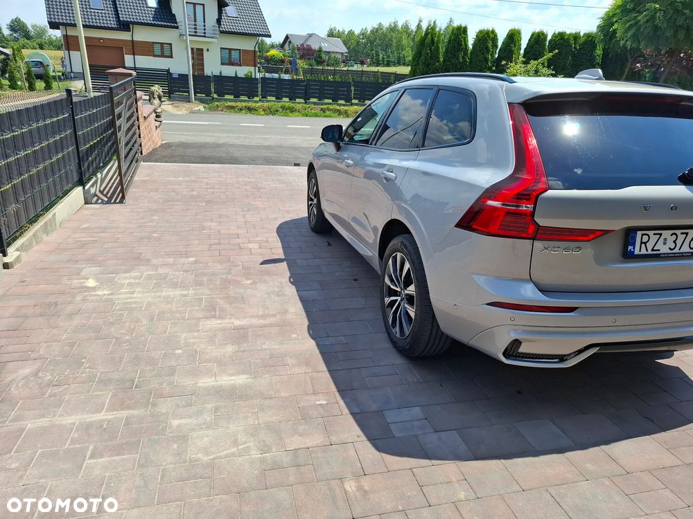 Volvo XC 60 B4 D AWD Plus Dark - 5