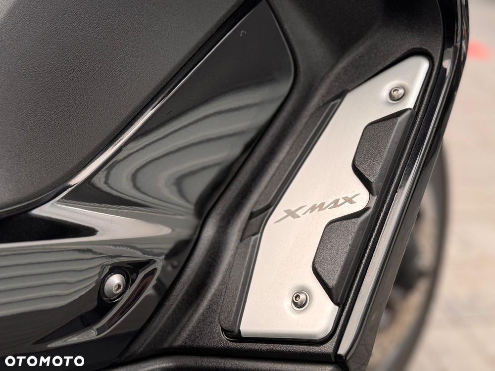Yamaha X-max - 12
