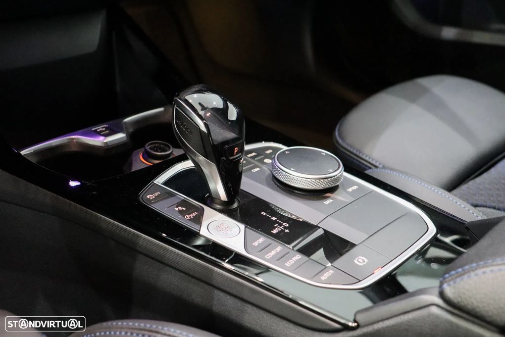 BMW 116 d Pack Desportivo M Auto - 24