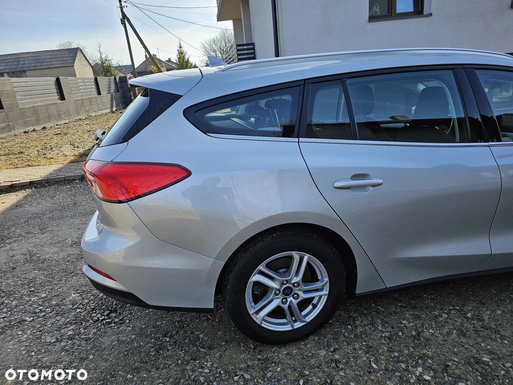 Ford Focus SW - 31