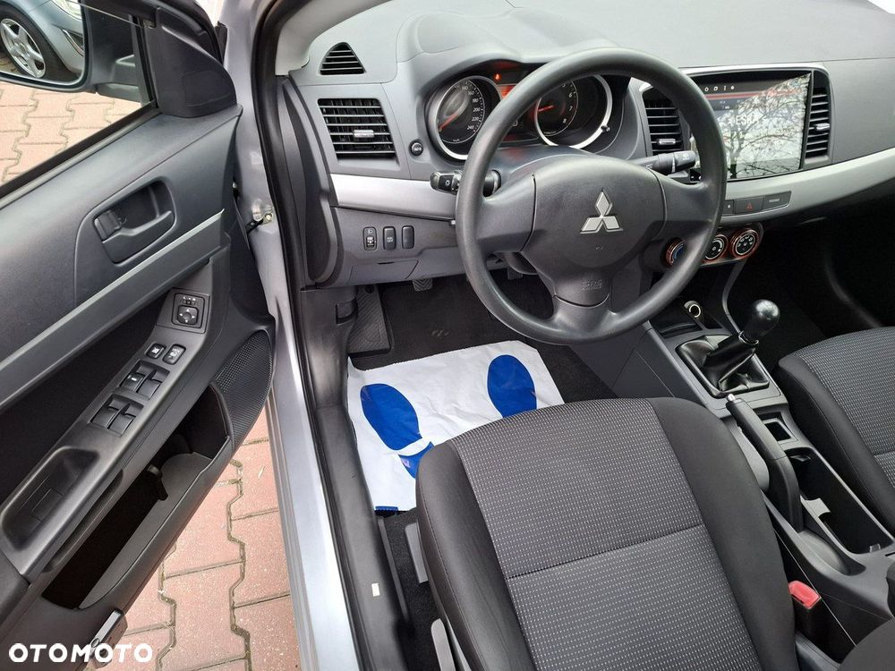 Mitsubishi Lancer - 25
