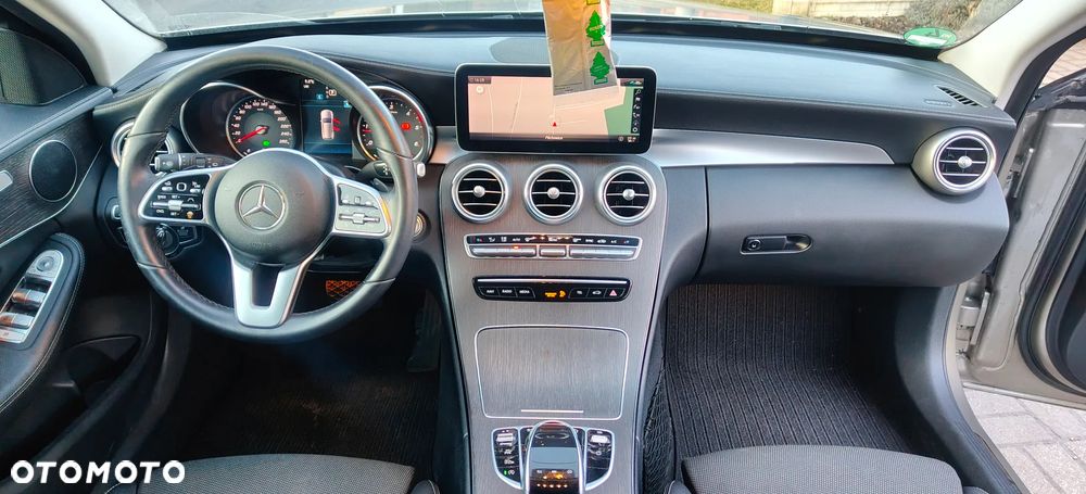 Mercedes-Benz Klasa C 220 d 9G-TRONIC - 13