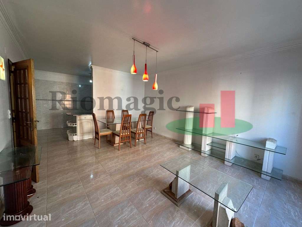 Apartamento T2 - Tapada das Mercês - Grande imagem: 3/19