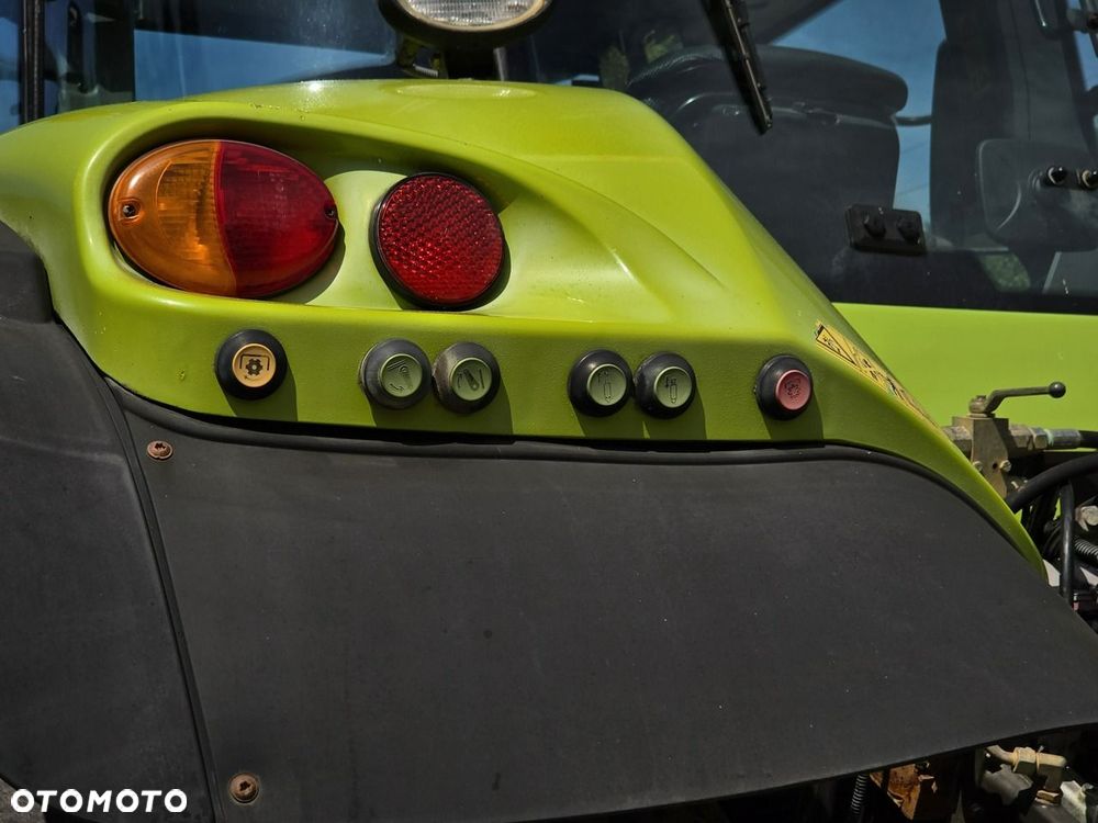 Claas AXION 810 CMATIC - 17
