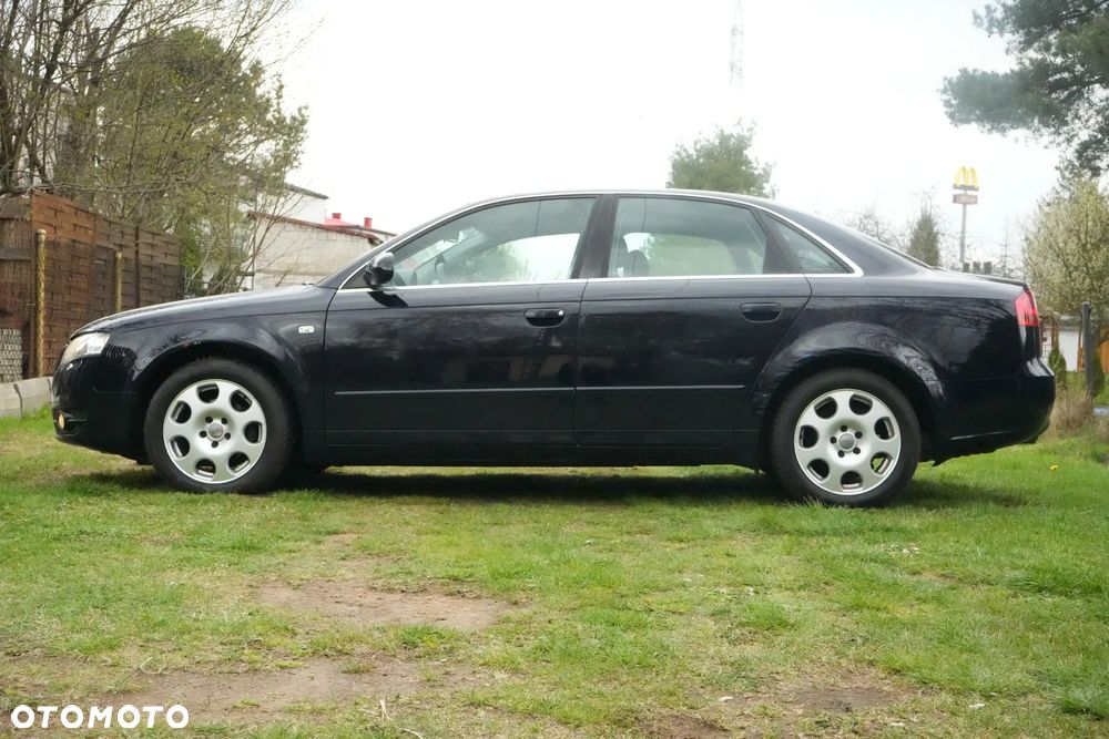 Audi A4 Limousine - 8