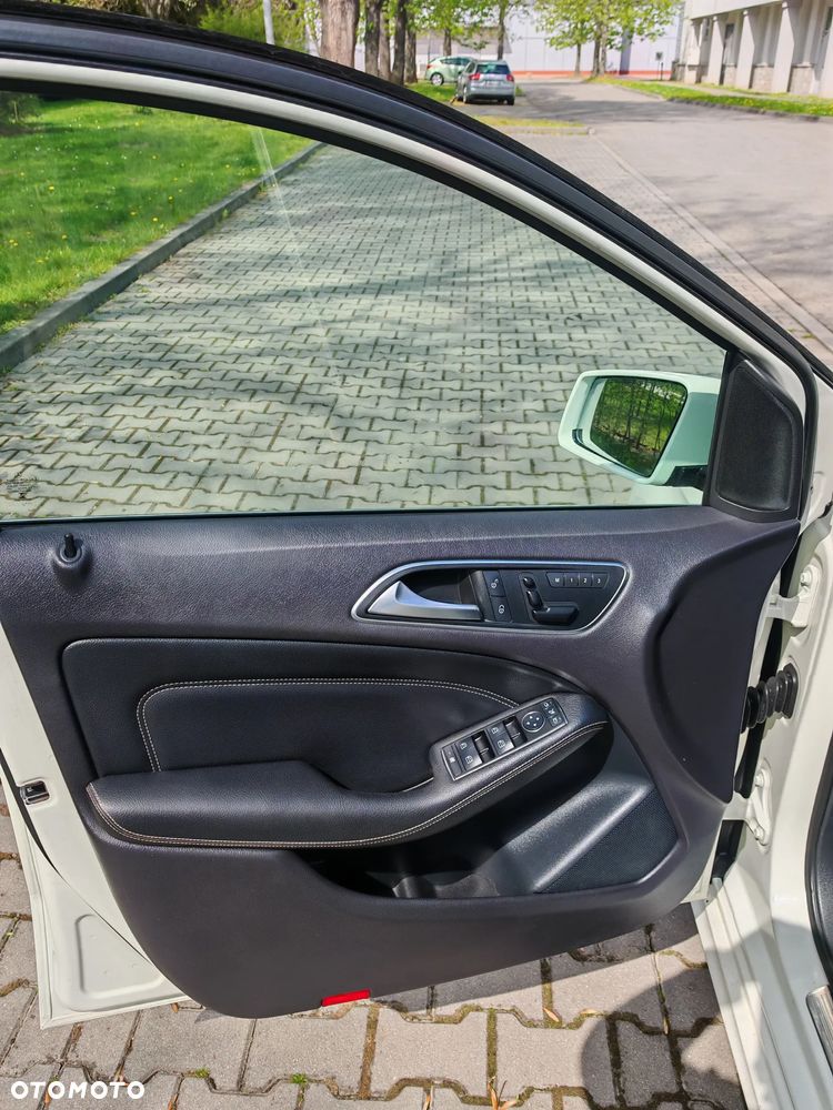 Mercedes-Benz Klasa B 180 CDI 7G-DCT - 35