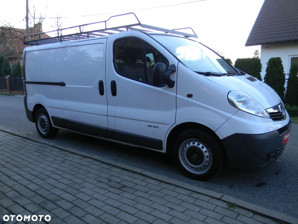 Opel Vivaro - 1
