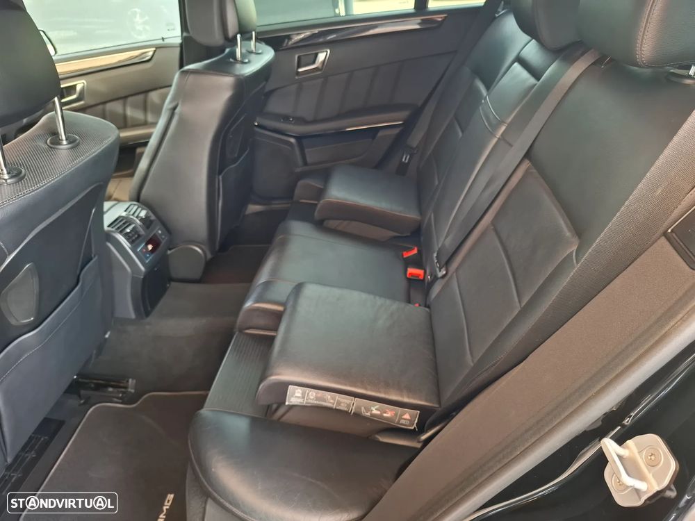 Mercedes-Benz E 300 Bluetec Hybrid Avantgarde - 48