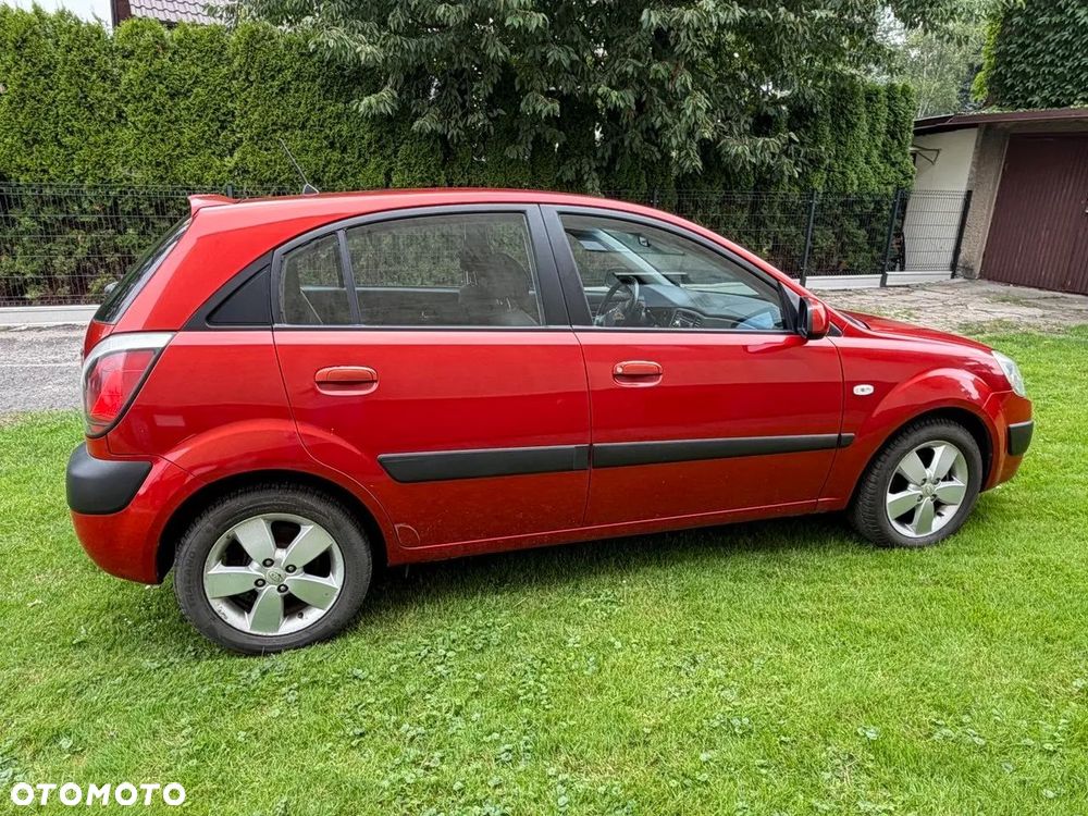 Kia Rio - 2