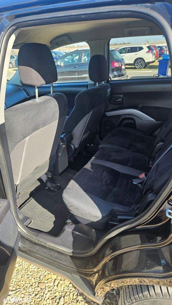 Mitsubishi Outlander 2.0 DI-D 4WD Instyle - 8