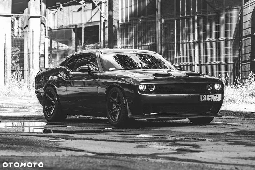 Dodge Challenger 6.2 Hellcat - 32
