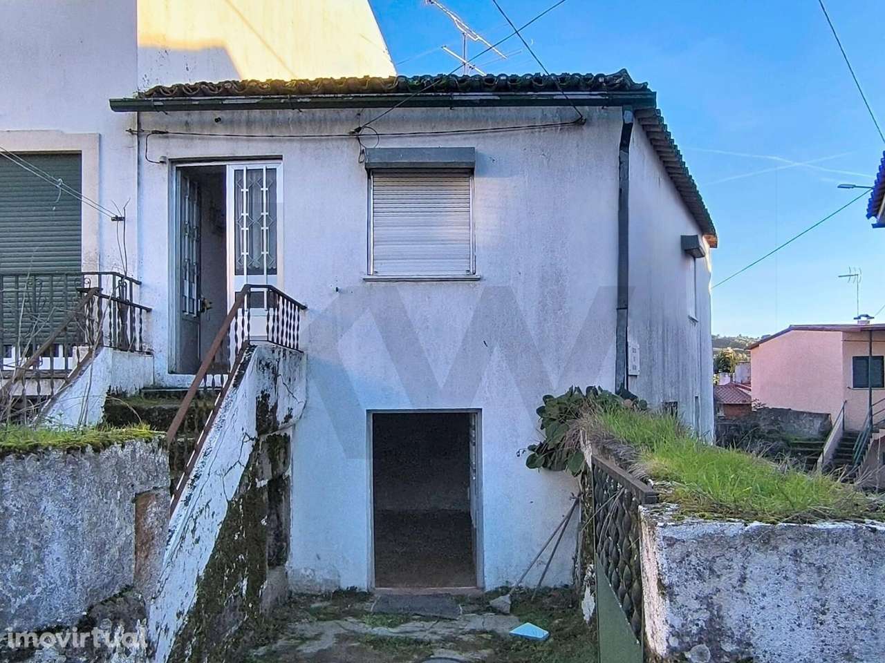 Moradia T2 para Reabilitação | Corvos à Nogueira – Santos Evos | 10 km - Grande imagem: 2/15