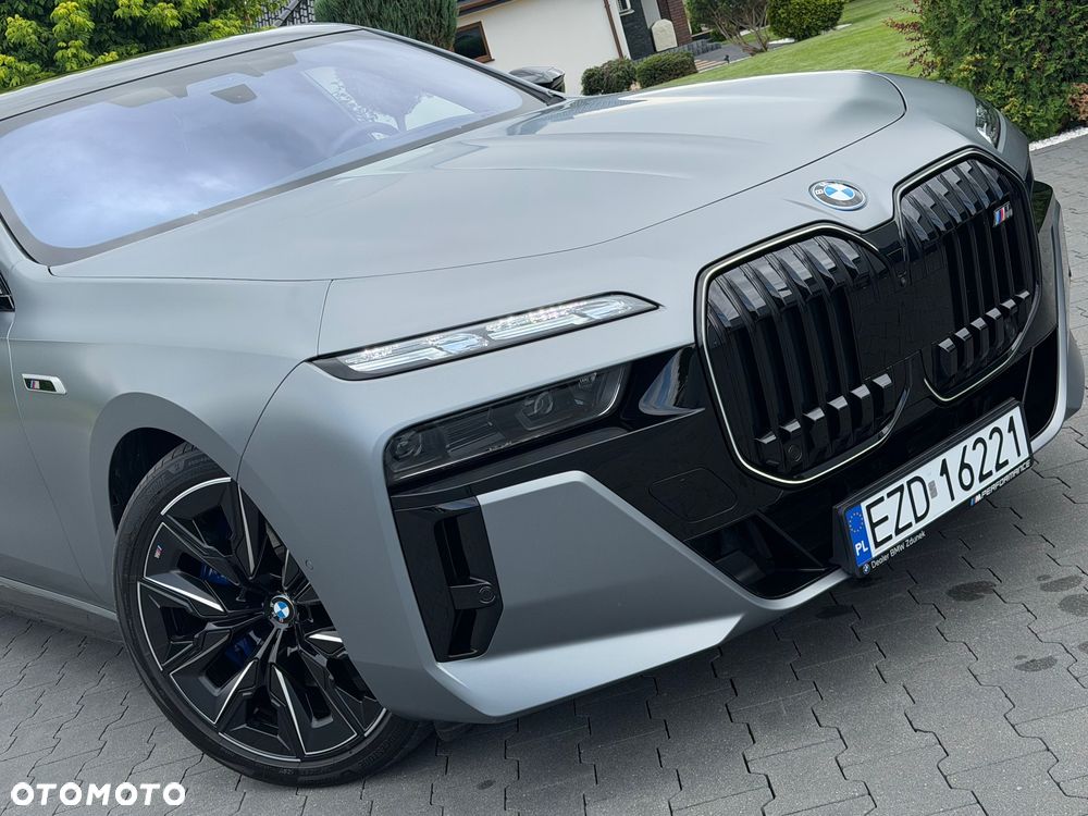 BMW Seria 7 M760e PHEV xDrive Individual Edition sport - 24