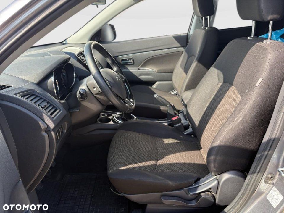 Mitsubishi ASX - 15